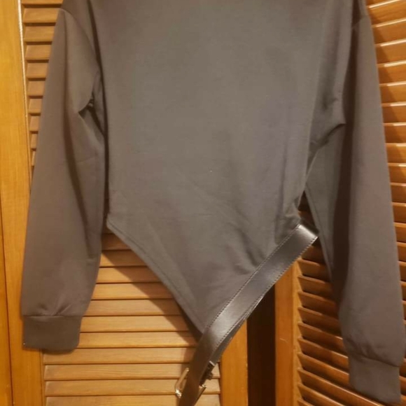 BEAUTIFUL TOPS 😍 - Picture 4 of 6